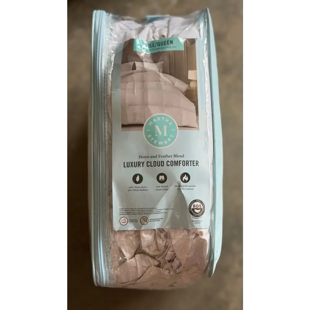 NEW! Full/Queen Martha Stewart Luxury Cloud Comforter Down & Feather Blend